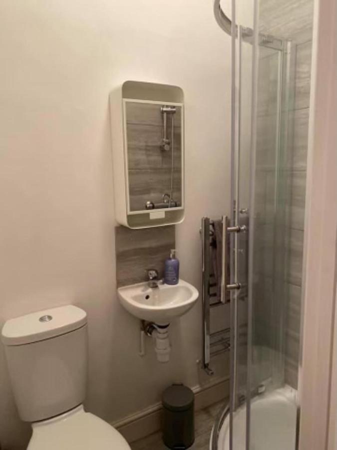 Spacious Four Bedroom Home 3 Bathrooms - Coventry Exteriér fotografie