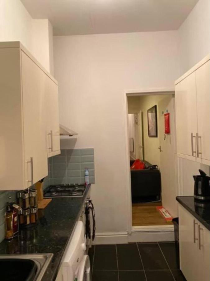 Spacious Four Bedroom Home 3 Bathrooms - Coventry Exteriér fotografie
